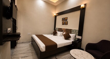 Regal Retreat Room Type - Deluxe Room