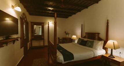 Palmgrove Lake Resort Room Type - Suite with Lake View