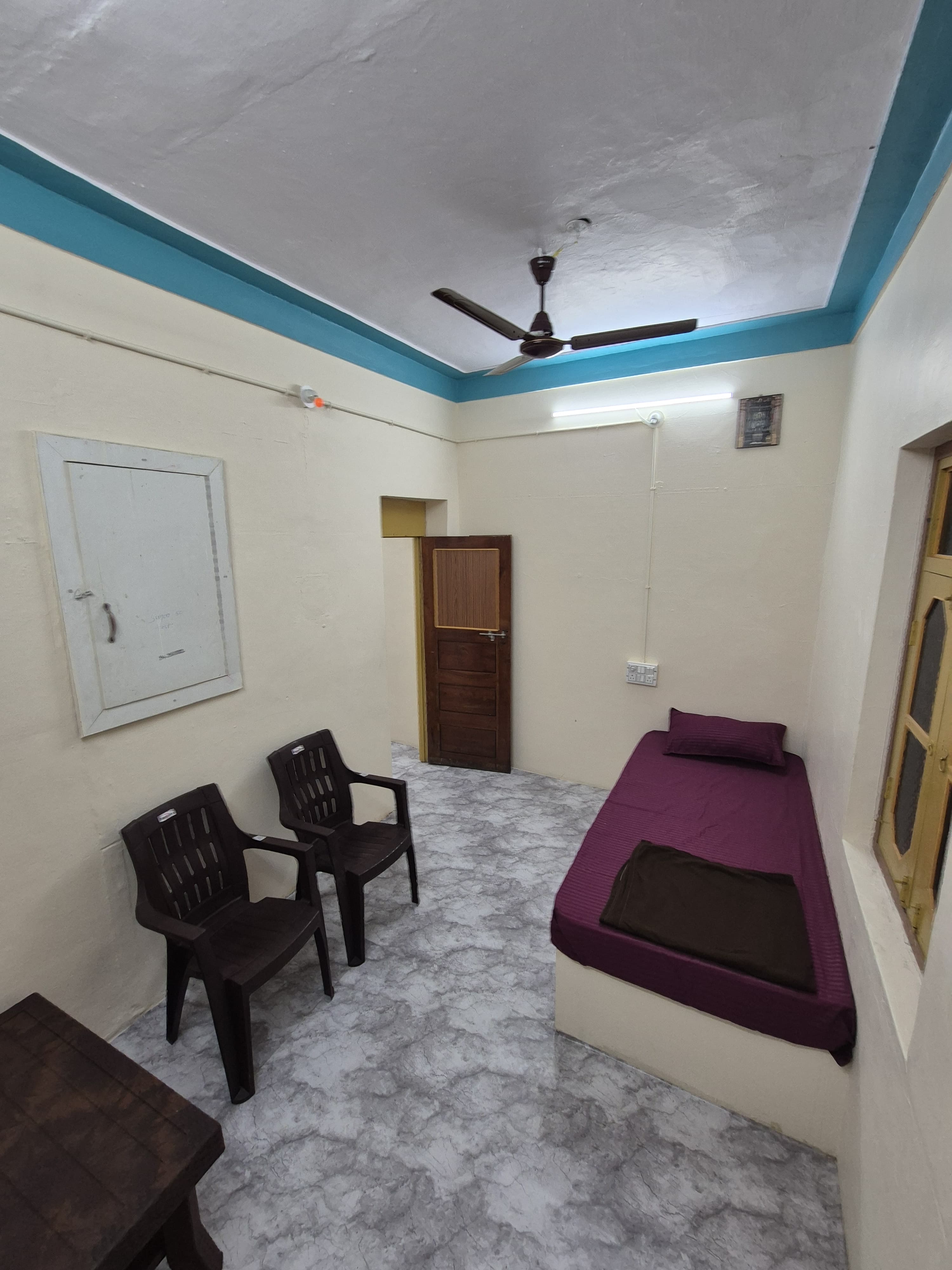 New Sri Krishna Lodge - Tap to explore photos