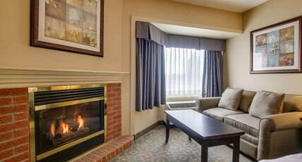 Best Western Brantford Hotel & Conference Centre Room Type - 1 King Bed, Non-Smoking, East Wing, Whirlpool, Microwave And Refrigerator, Full Breakfast Best Western Brantford Hotel & Conference Centre Room Type - 1 King Bed, Non-Smoking, East Wing, Whirlpool, Microwave And Refrigerator, Full Breakfast