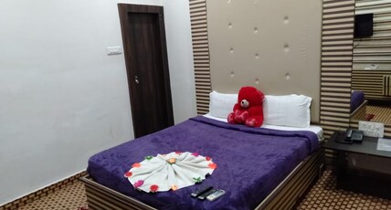 Hotel mohini palace  Room Type - Executive deluxe