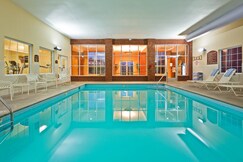 Holiday Inn Express & Suites Manchester, an IHG Hotel