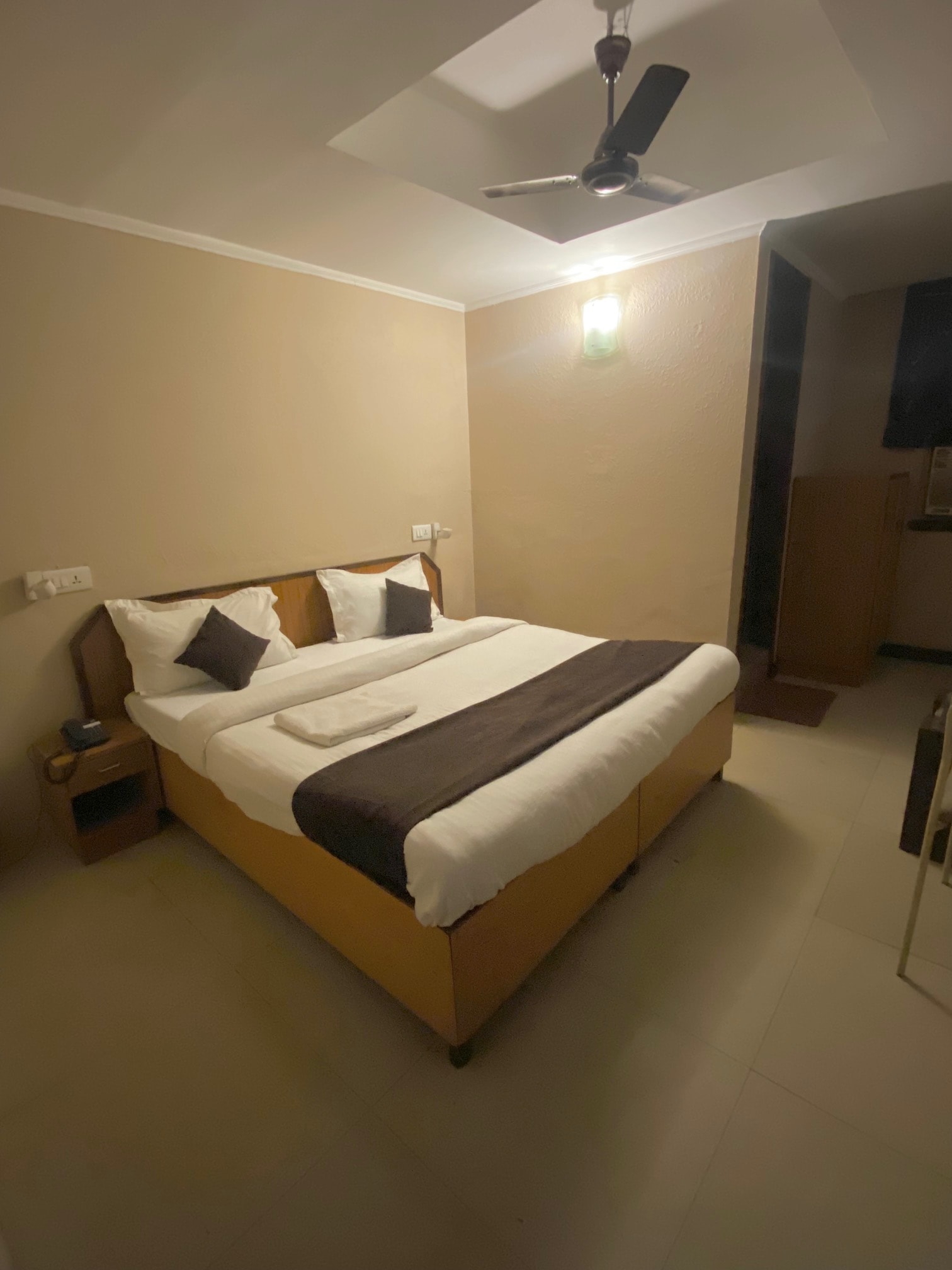 EAST INN HOTEL AT NIRMAN VIHAR METRO STATION. - Tap to explore photos