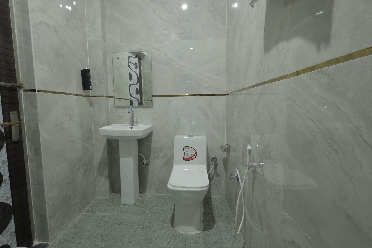 RD Palace - Tap to explore photos