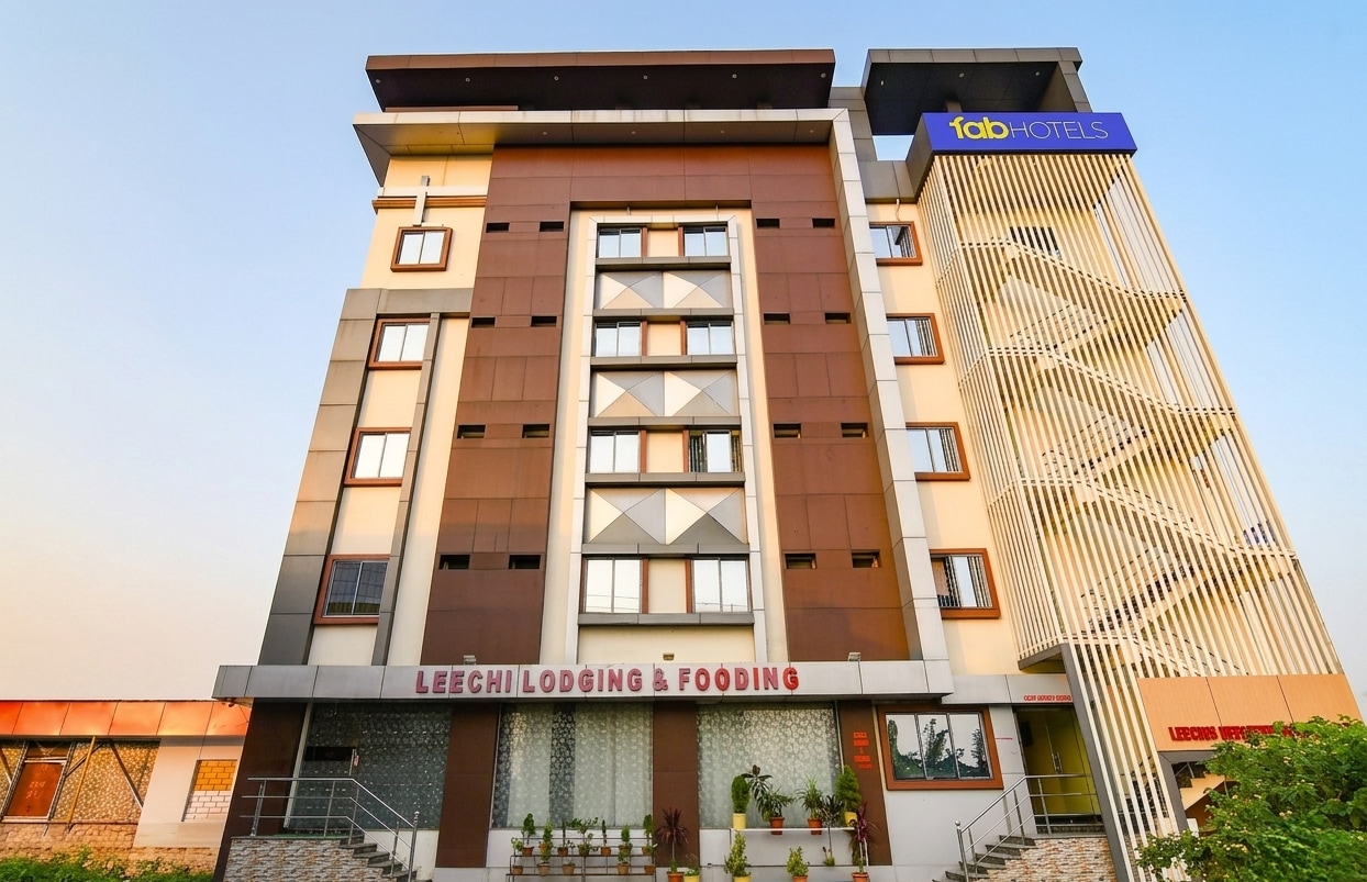 FabHotel Leechi Lodging & Fooding - Nr. AIIMS - Tap to explore photos