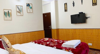 The Sushant Regency Inn (Himalaya Homies) Room Type - Superior Deluxe Room 2