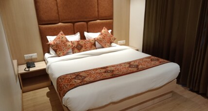 JR Grand by Osahan Room Type - Super Deluxe AC suite