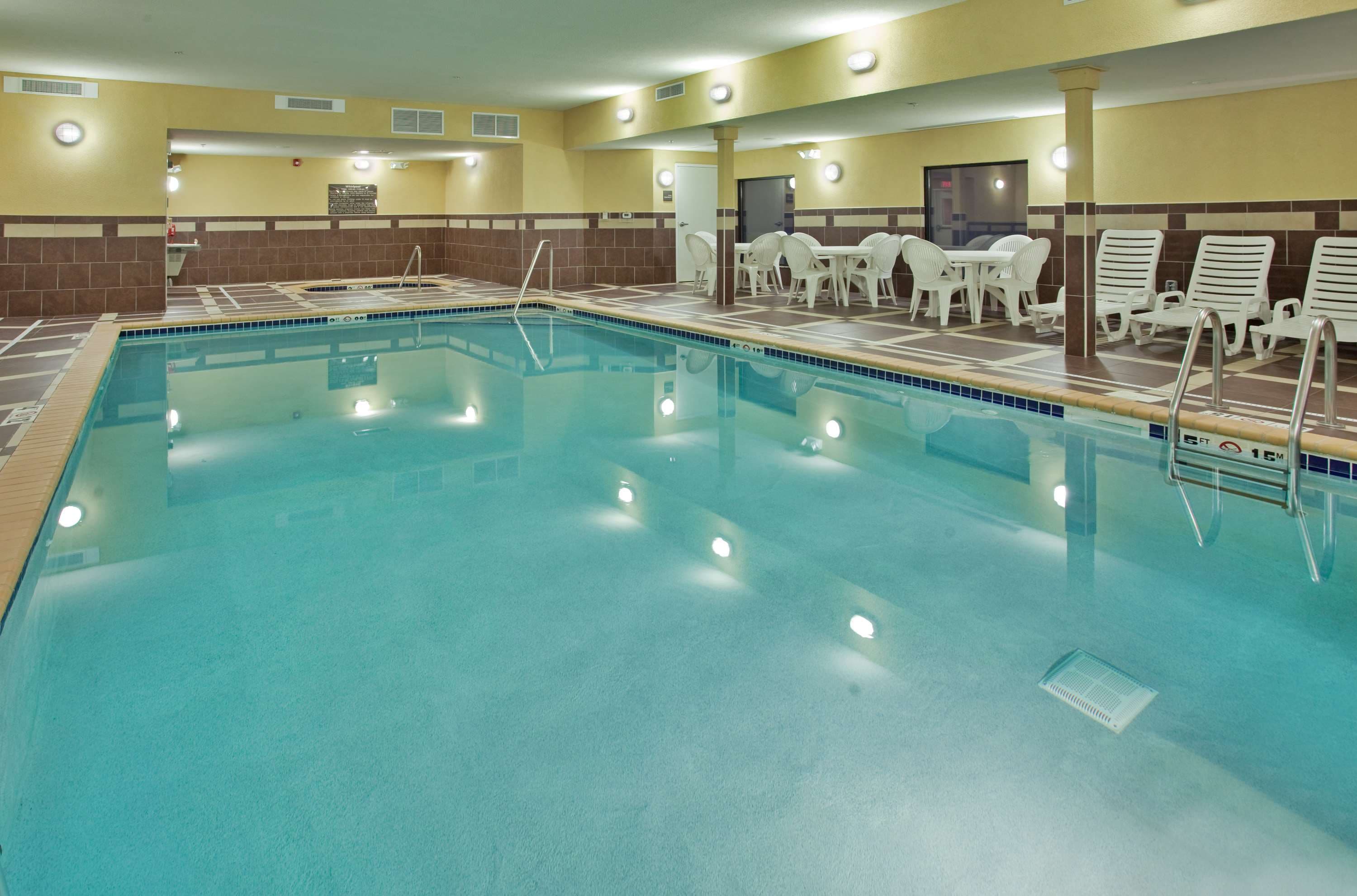 Hampton Inn & Suites by Hilton Aberdeen - Tap to explore photos