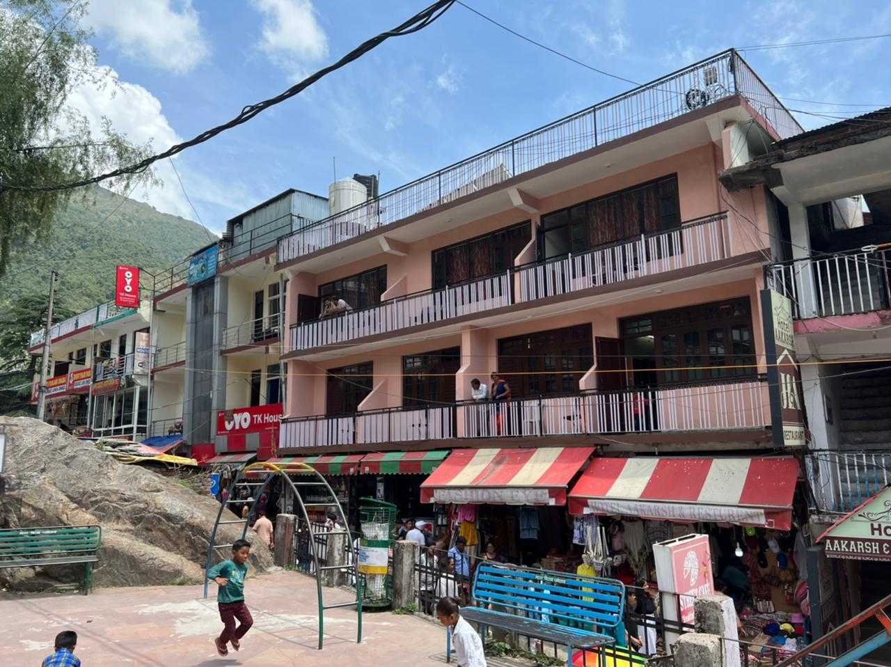 Hotel O Aakarsh - Tap to explore photos