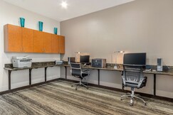 Best Western Plus Airport Inn & Suites