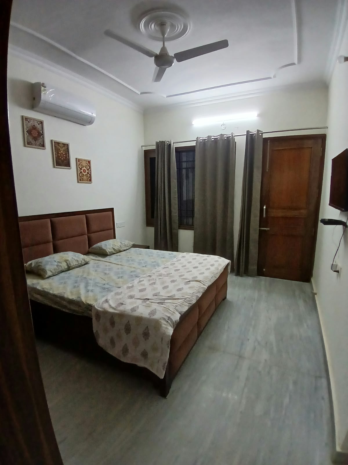 Stayjoy 3BHK | 2nd Floor | 4 km from Mohali Chandigarh Airport - Tap to explore photos