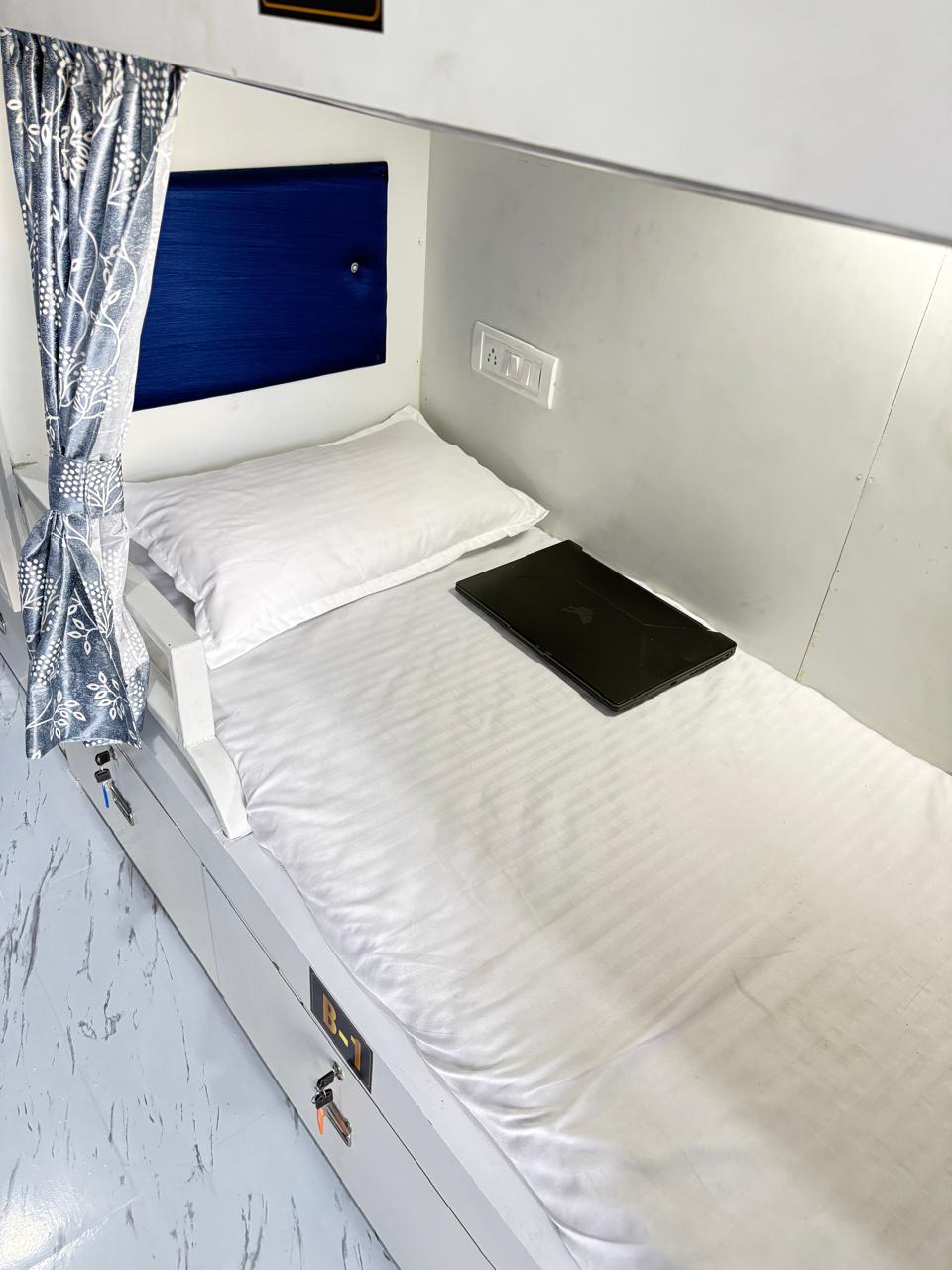 Galaxy Dormitory AC 24 Hours - Tap to explore photos
