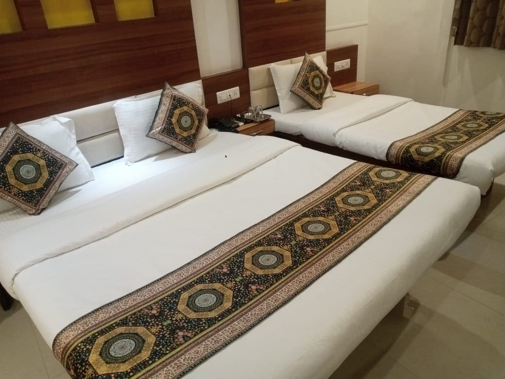 Hotel Marina - Tap to explore photos