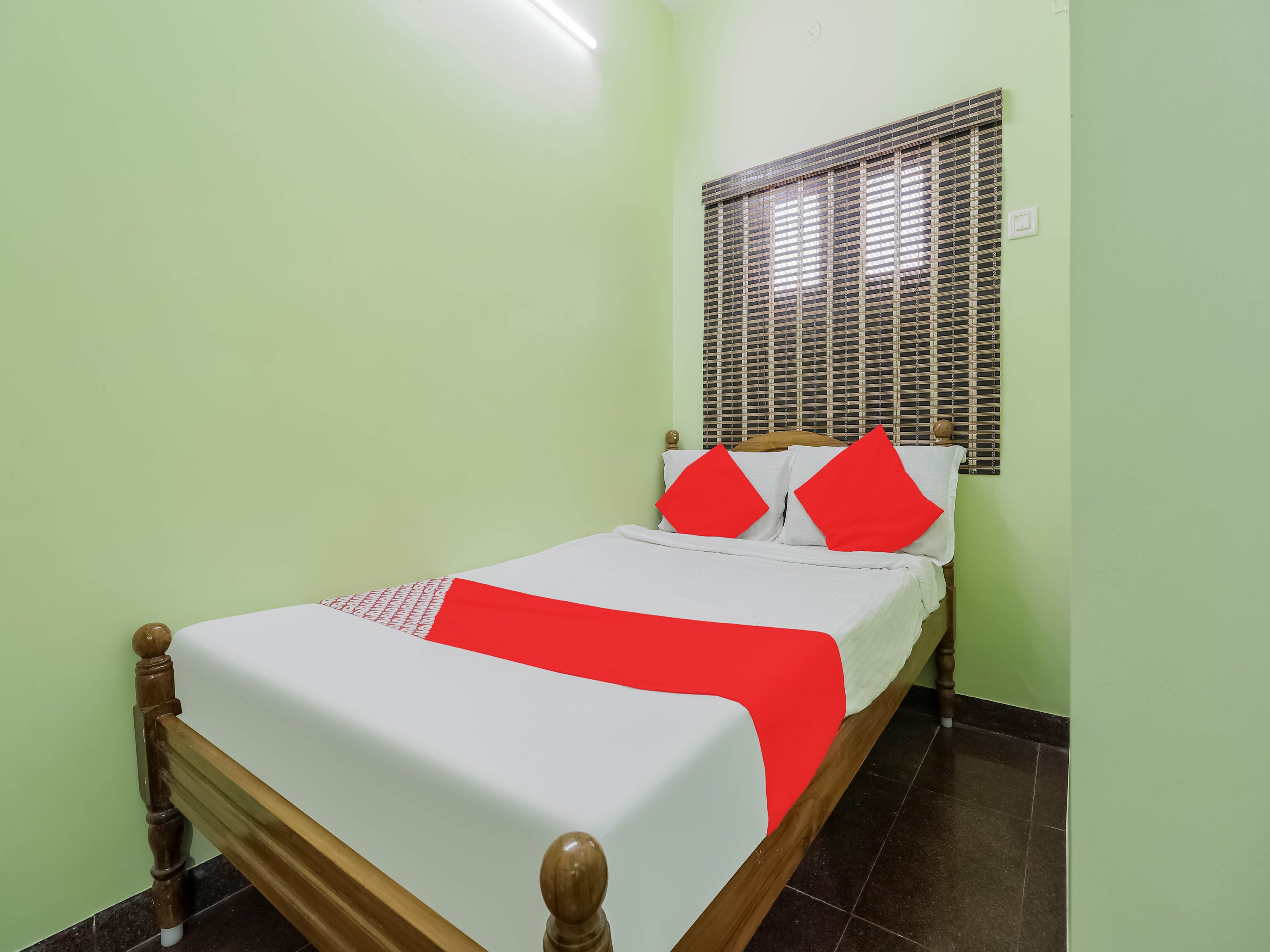 Hotel O Shanthi Lodge - Tap to explore photos
