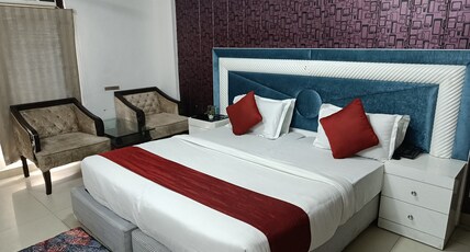 Surya Palace City Center Room Type - Deluxe Room