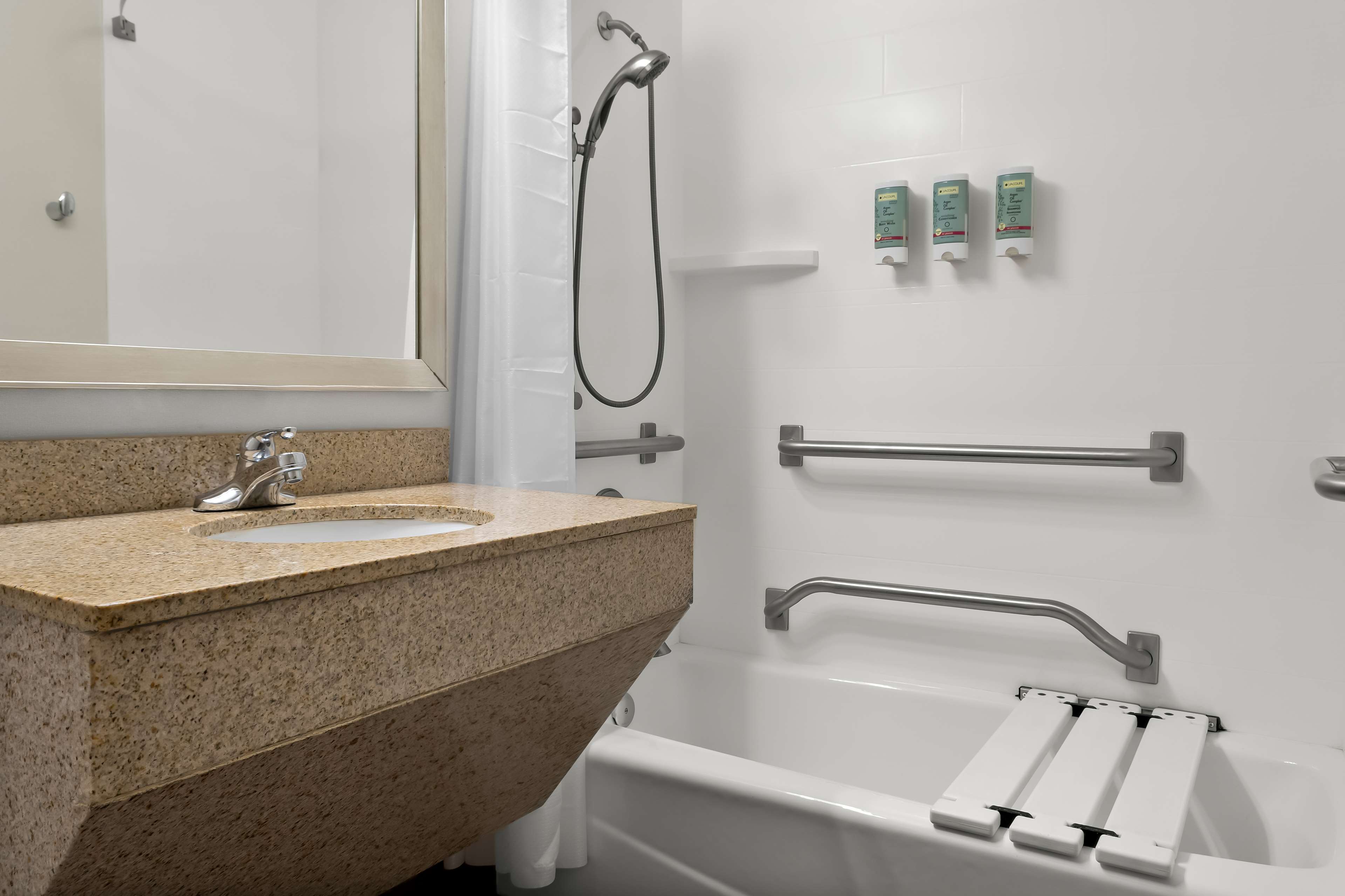 Best Western Newport Inn - Tap to explore photos