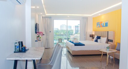 HT9 HOTEL Jomtien Beach Room Type - Deluxe Room with Balcony