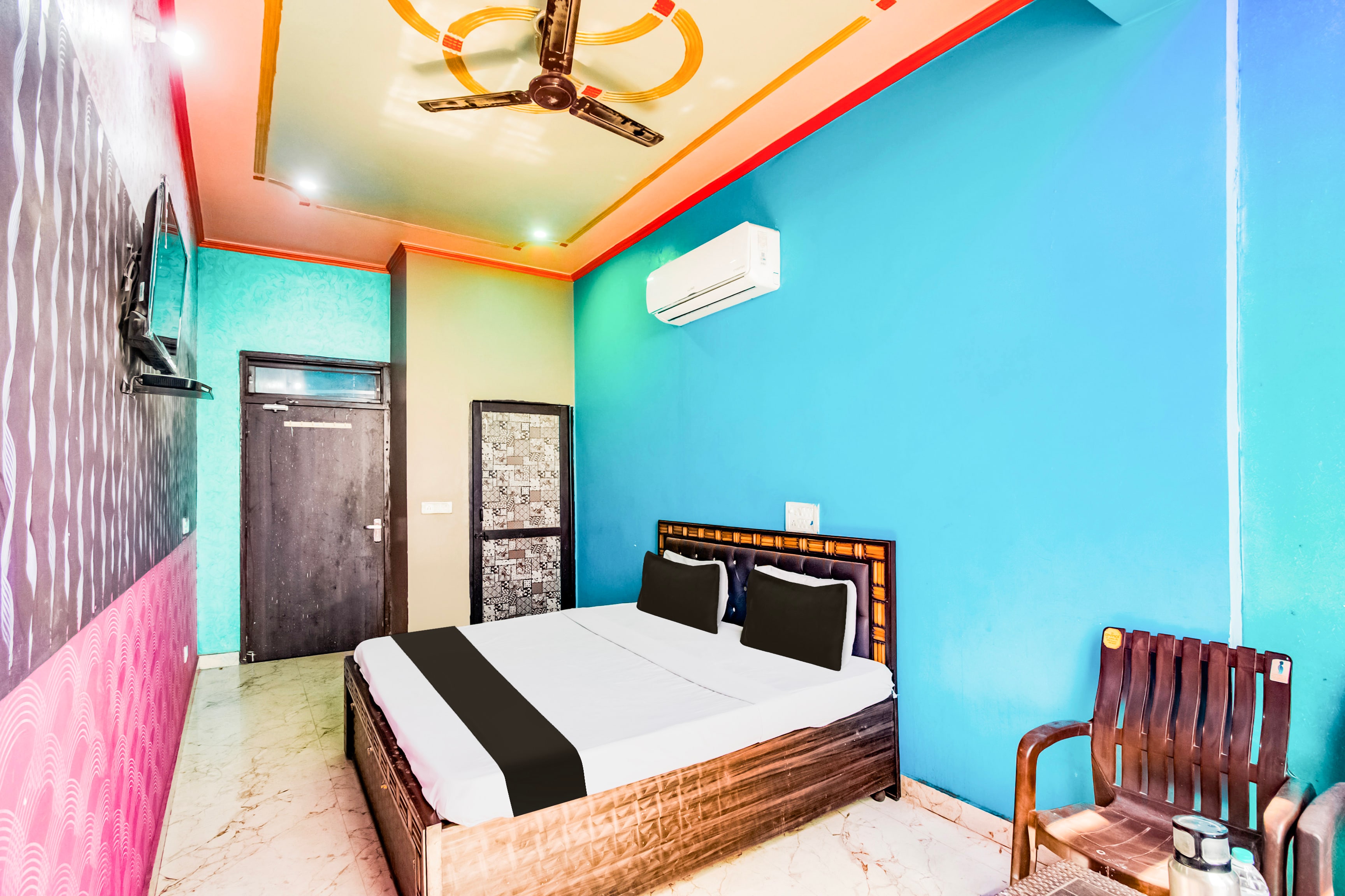 Hotel O Pardhan Palace - Tap to explore photos