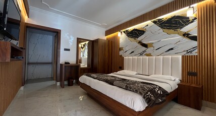 Palace Hotel- Lake Facing Rooms @Mall Road Room Type - Lake Facing Family Suite triple Bed