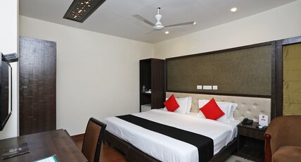 Casa Broadway Room Type - Deluxe Room with Work Desk