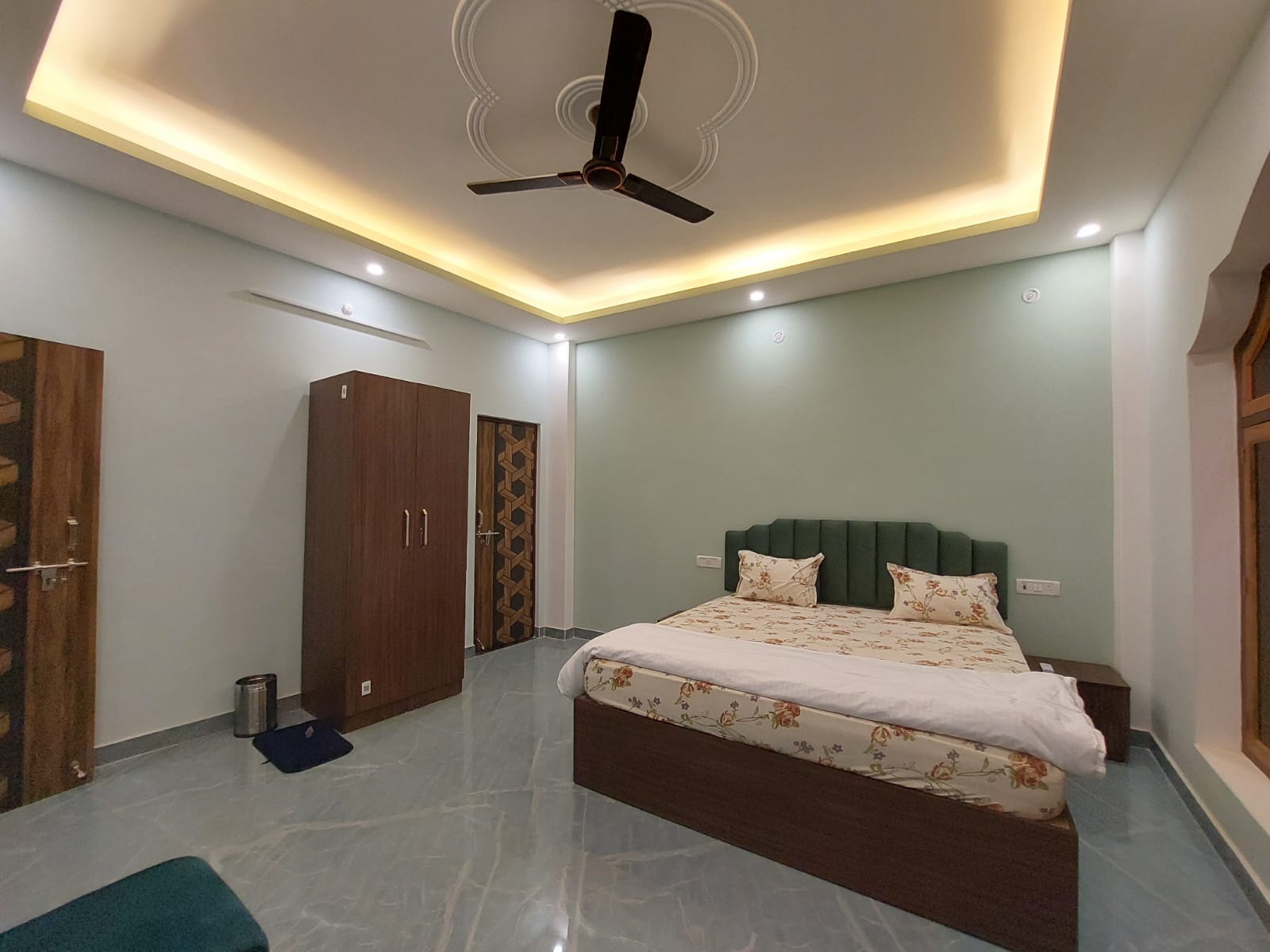 2 Bhk fully furnished apartment - Tap to explore photos