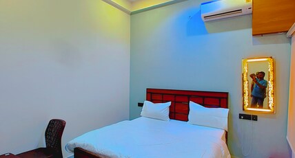 Rameshwaram Guest House 15 mins walking From Ram Janam Temple Room Type - Room 106