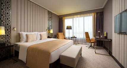 DoubleTree by Hilton Hotel Minsk Room Type - KING GUEST ROOM