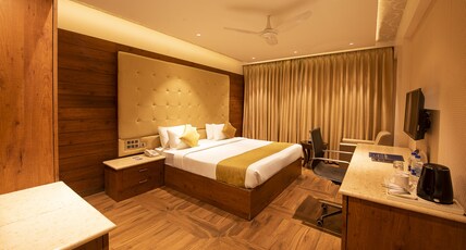 White Lotus Hotel Room Type - Standard King Room