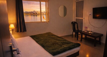 Hotel Shree Lok Room Type - Double Bed Room