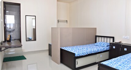 Dwarka Yatri Niwas Room Type - Standard Four Bed Non Ac Room