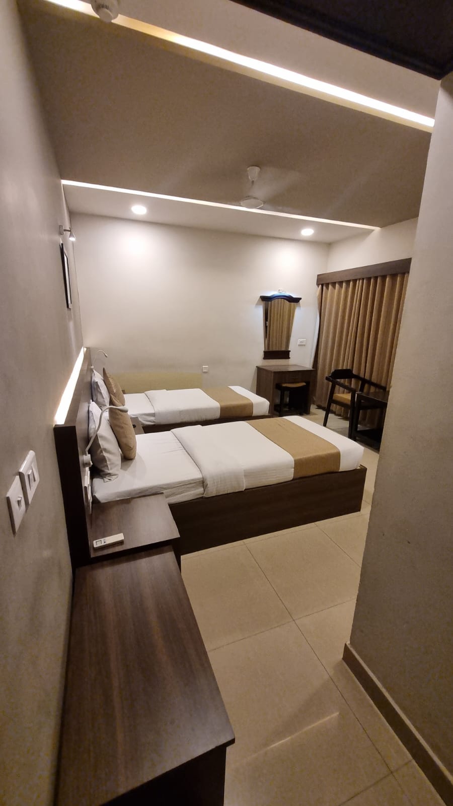 Hotel Shilpa Retreat - Tap to explore photos