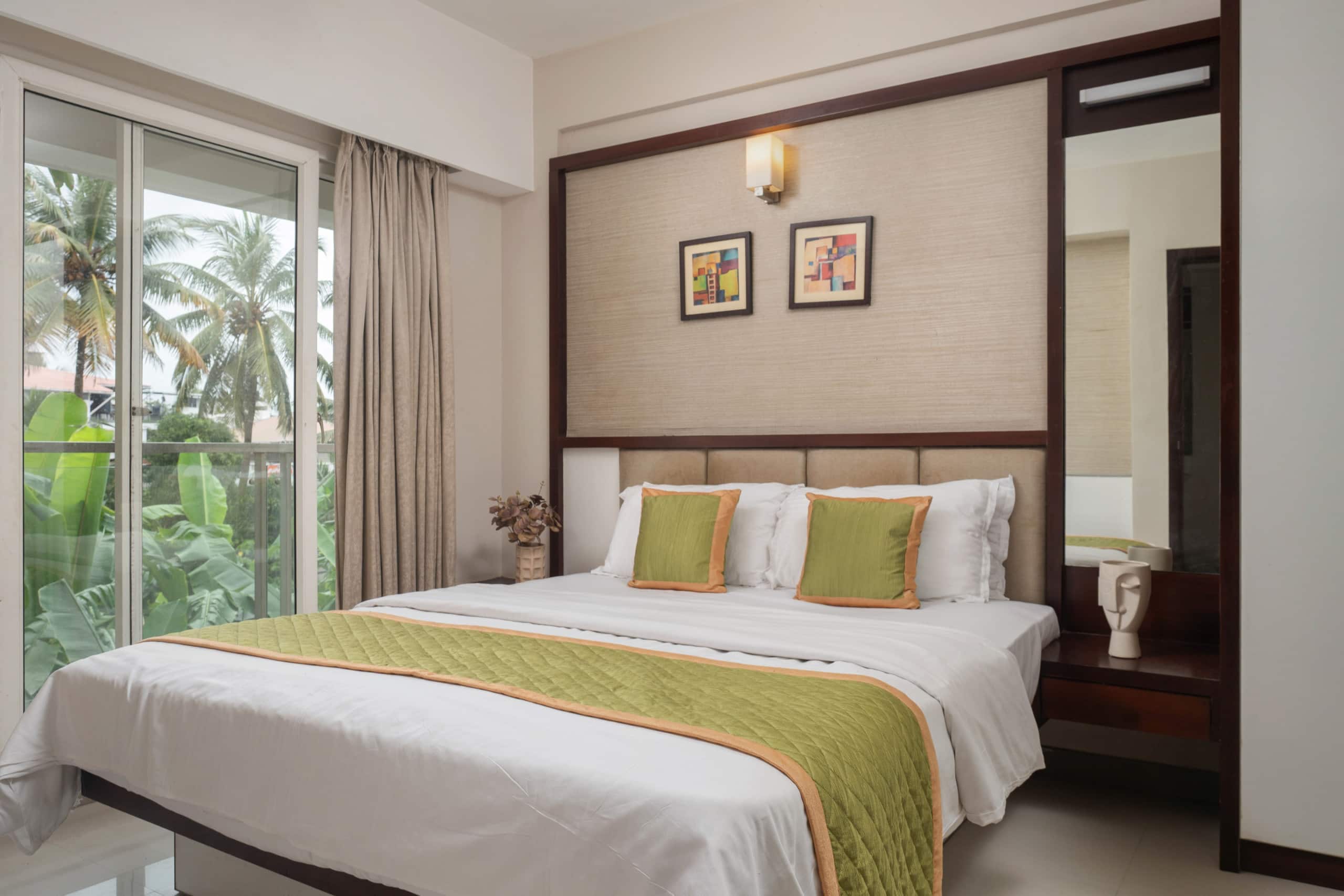 Bastiat Stays Studio Apartment Panampilly - Tap to explore photos