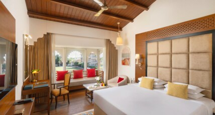 Gateway Kandla Gandhidham Room Type - Standard Room with King Bed
