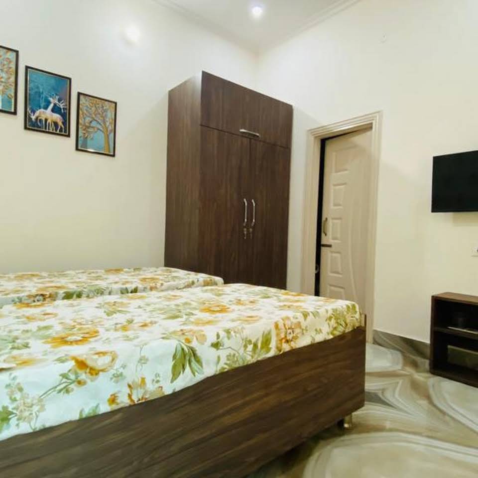 saini guest house - Tap to explore photos