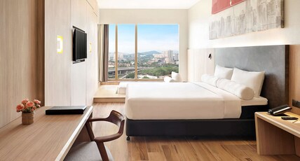 Ibis Kuala Lumpur City Centre Room Type - Deluxe Room with 1 Queen bed