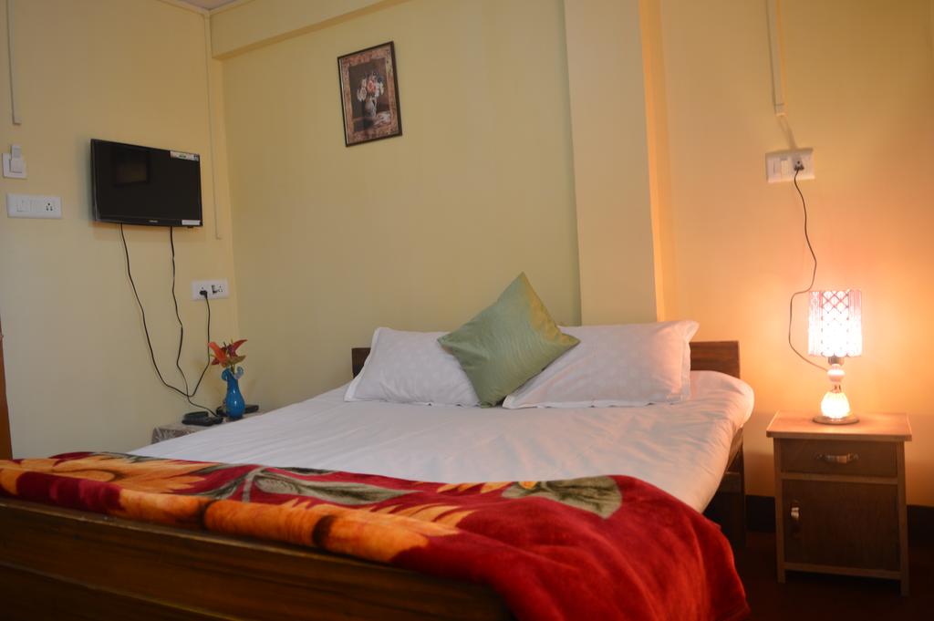 Aadhya Homestay. - Tap to explore photos