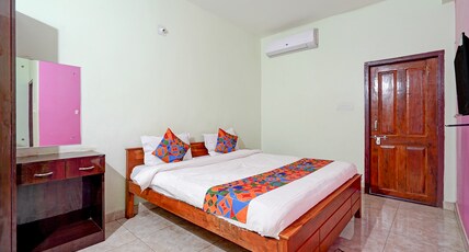 FabHotel Atithi Bhawan Room Type - Deluxe Room
