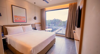 7 Apple Hotel Room Type - Deluxe Room
