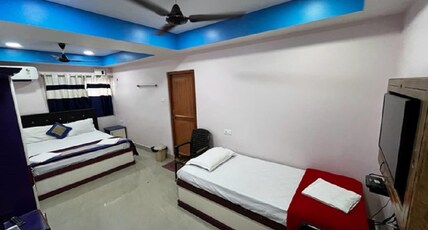 Elite Square Room Type - Deluxe Triple Room