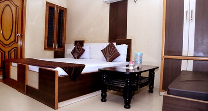 Malik Residency Room Type - DELUXE AC ROOM