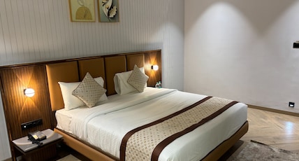 FOUR POINT CORNER Room Type - Deluxe Double Room FOUR POINT CORNER Room Type - Deluxe Double Room