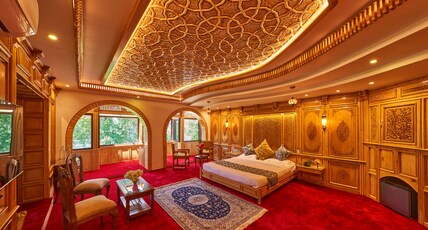 Kashmir Mahal Resorts by Stay Pattern - Dal Lake Room Type - Luxury Suite Room with Jacuzzi