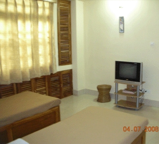 Highwinds - Tap to explore photos