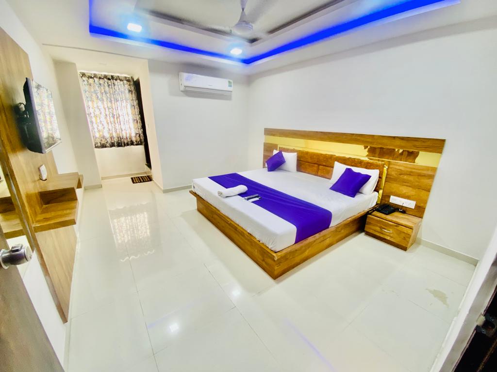 Hotel Paradise Naroda - Tap to explore photos