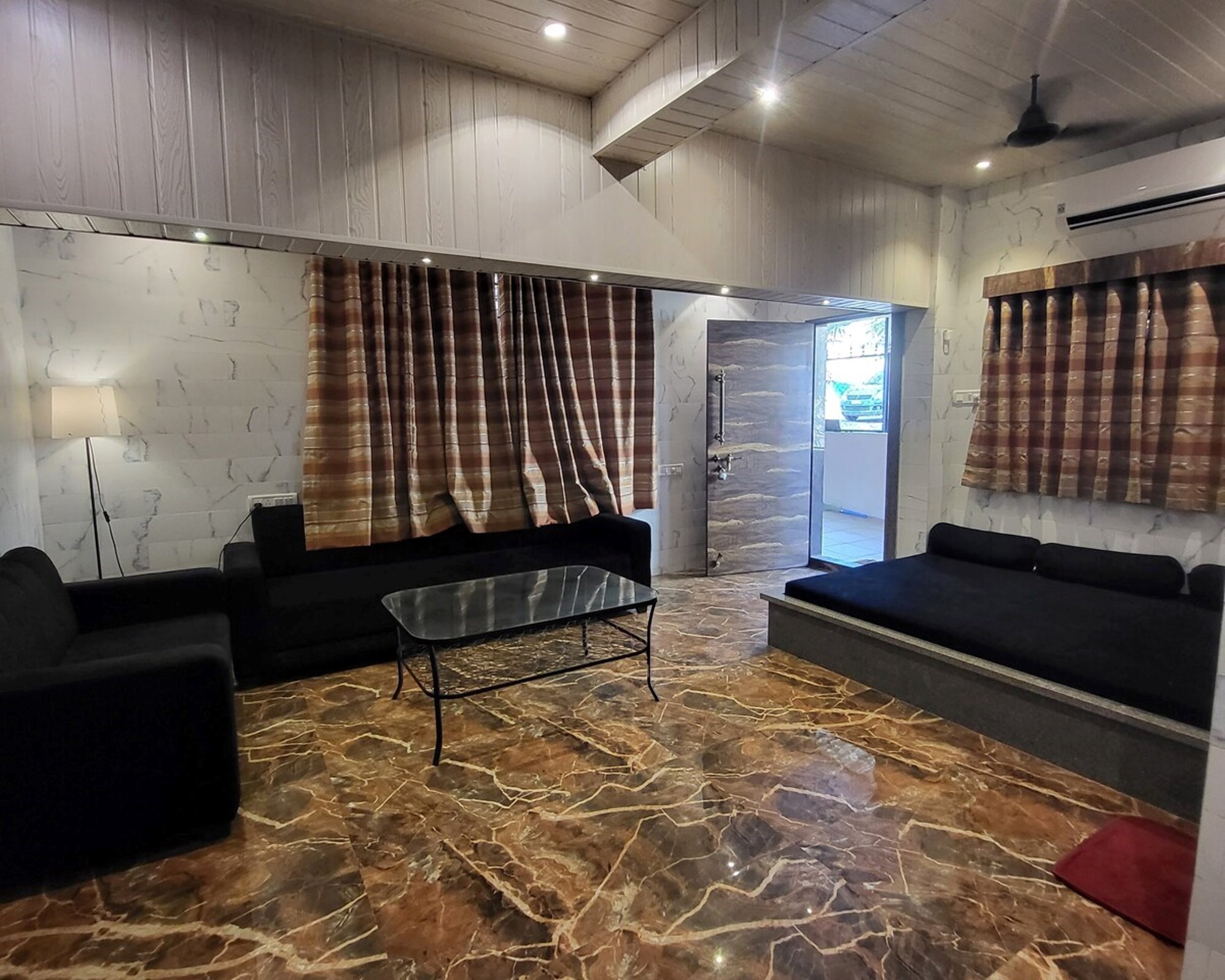 MOUNT 2BHK AC BIG PRIVATE POOL BUNGALOW - Tap to explore photos