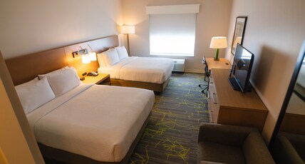 Holiday Inn & Suites Houston NW - Willowbrook Room Type - 2 Queen Standard Communications Mobility Accessible