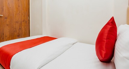 Hotel Purple Orchid, Andheri, Mumbai Room Type - Deluxe Room