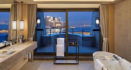 Hilton Shenzhen Shekou Nanhai Room Type - KING SEAVIEW NANHAI SUITE