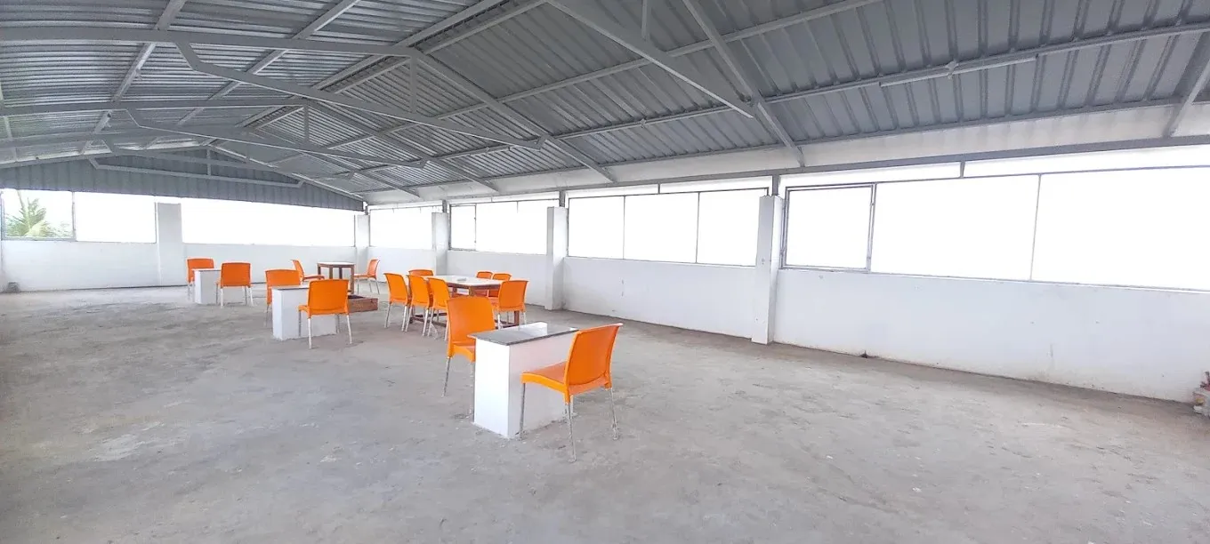 Shiva Deluxe Lodge Bar & Restaurant