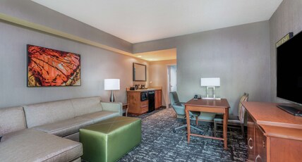 Embassy Suites St. Louis-St. Charles Room Type - 2QN MOB HEA ACC TUB STE NS